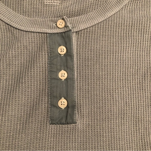 American Eagle Ladies Top - Picture 4 of 5